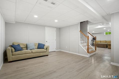 39 North Main Street Sharon CT 06069