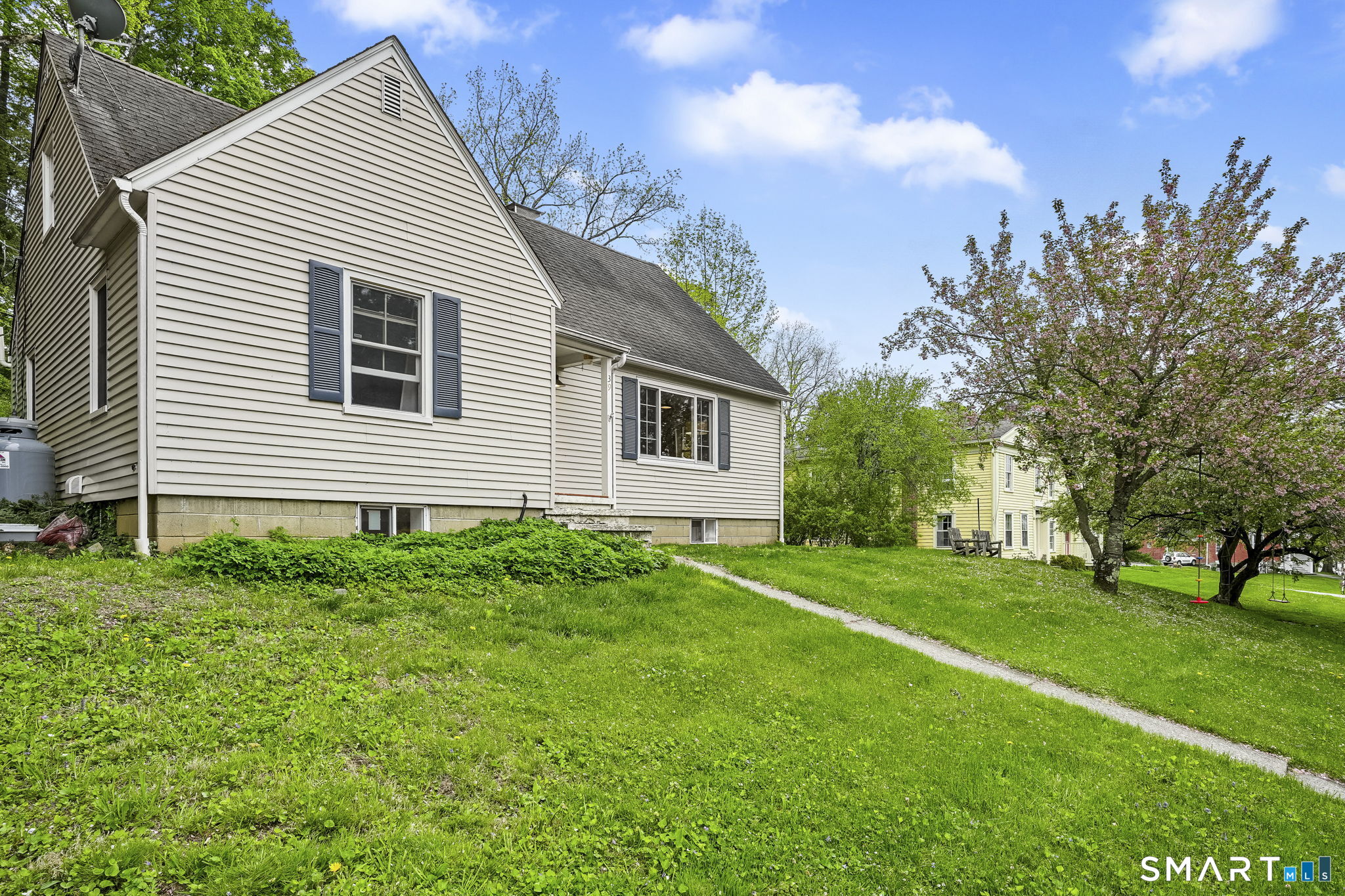 39 North Main Street Sharon CT 06069