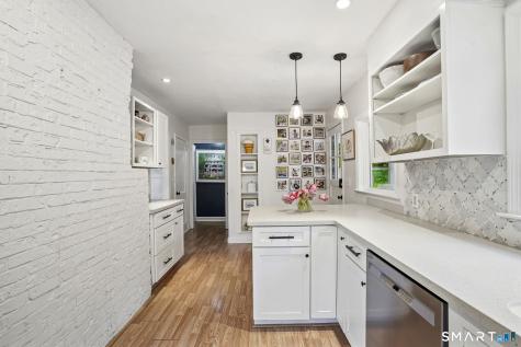 39 North Main Street Sharon CT 06069