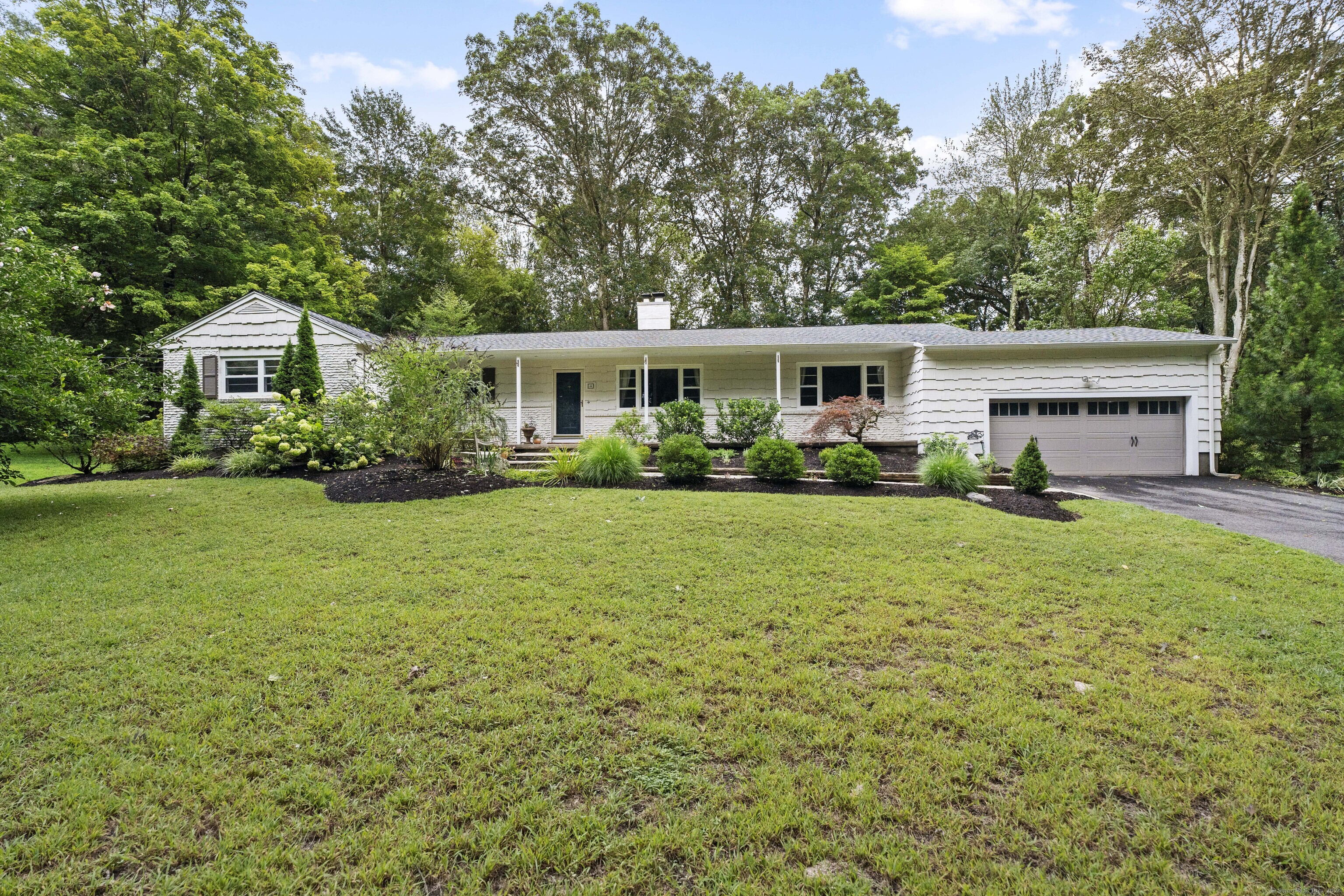 44 Maple Vale Drive Woodbridge CT 06525