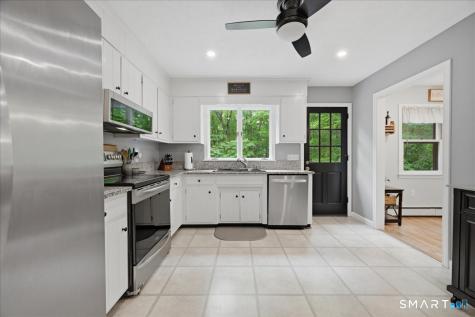24 Dean Road East Lyme CT 06333