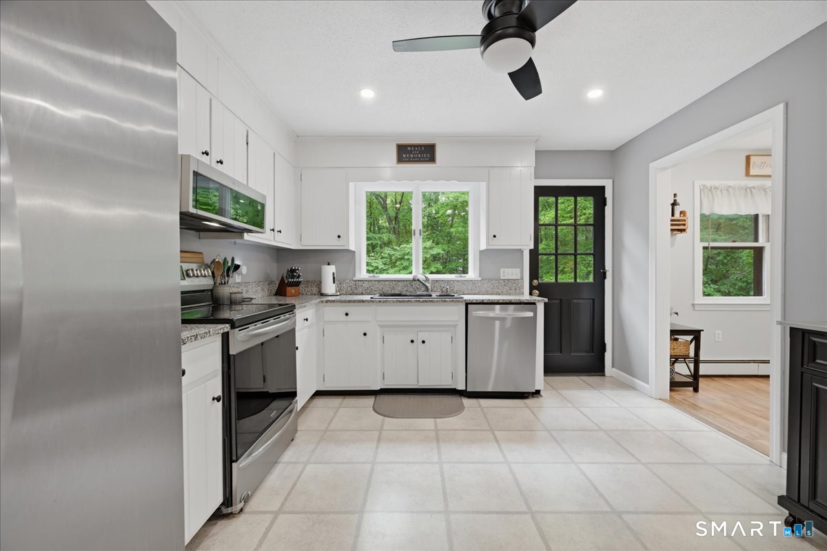 24 Dean Road East Lyme CT 06333