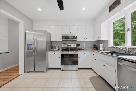 24 Dean Road East Lyme CT 06333