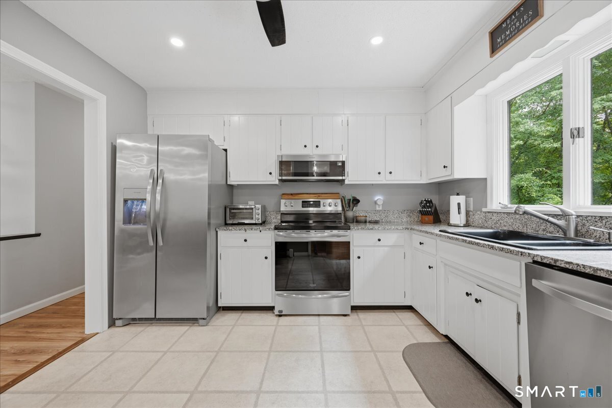24 Dean Road East Lyme CT 06333