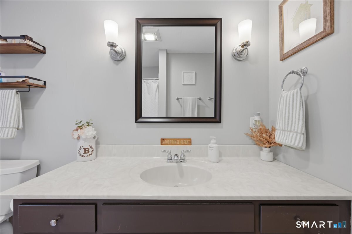 24 Dean Road East Lyme CT 06333