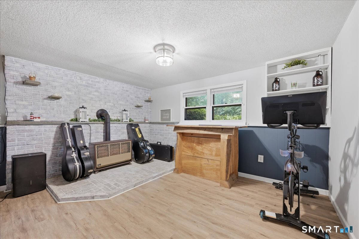24 Dean Road East Lyme CT 06333