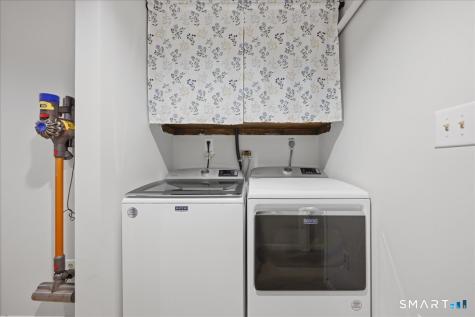 24 Dean Road East Lyme CT 06333