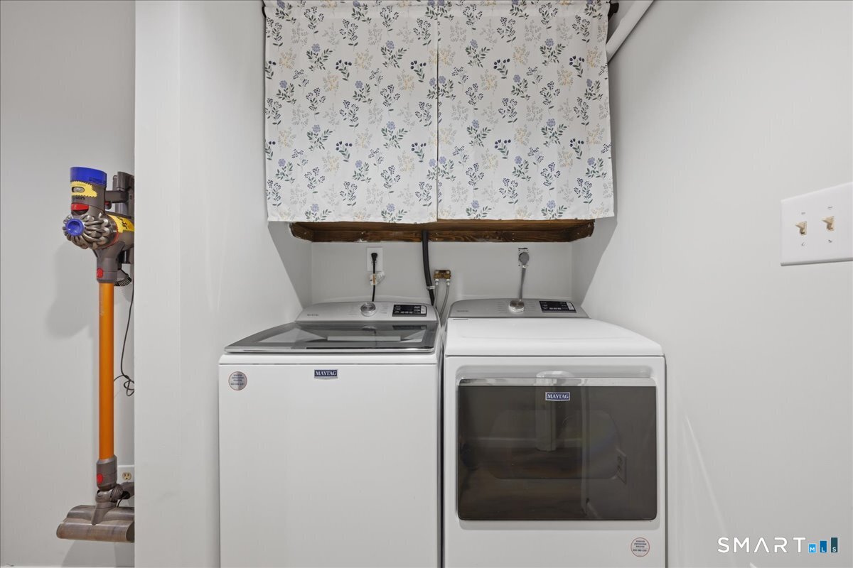 24 Dean Road East Lyme CT 06333
