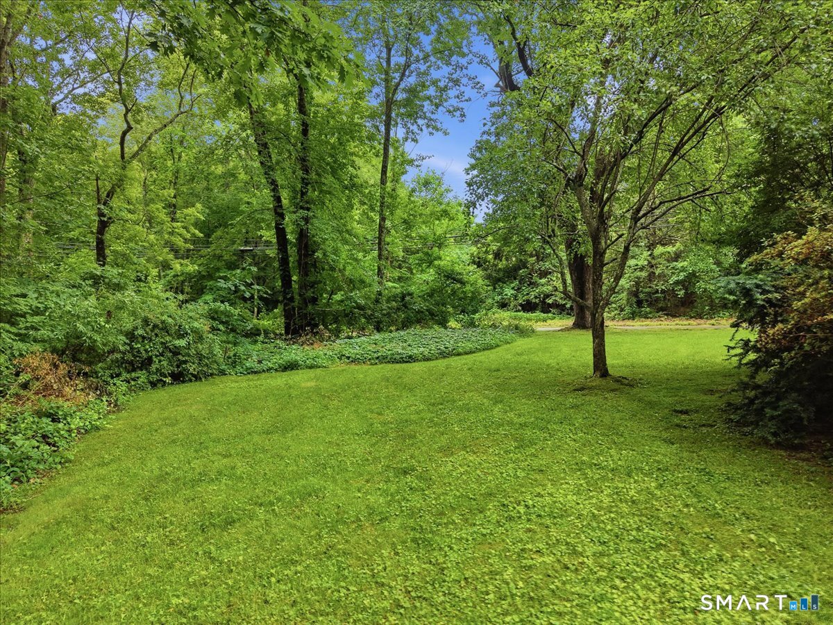 24 Dean Road East Lyme CT 06333