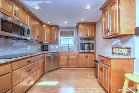 8 Inverness Square Middletown CT 06457
