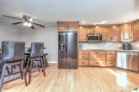 8 Inverness Square Middletown CT 06457