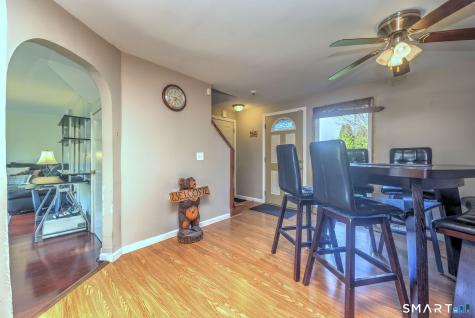 8 Inverness Square Middletown CT 06457