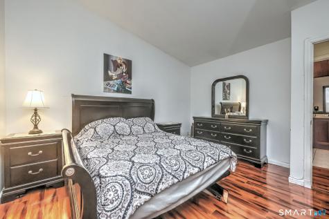 8 Inverness Square Middletown CT 06457