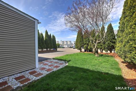 8 Inverness Square Middletown CT 06457