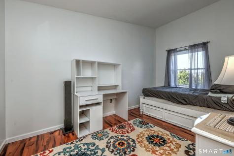 8 Inverness Square Middletown CT 06457