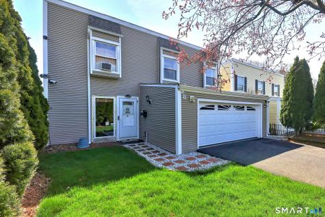 8 Inverness Square Middletown CT 06457