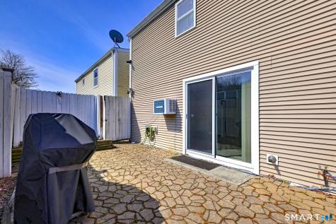 8 Inverness Square Middletown CT 06457