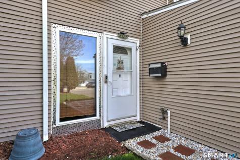 8 Inverness Square Middletown CT 06457