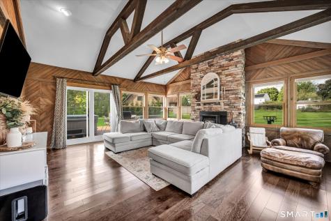 385 Sir Walter Drive Cheshire CT 06410