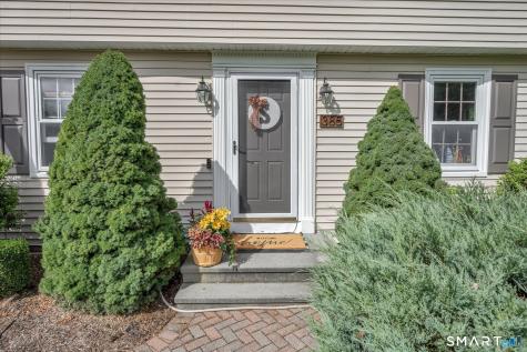 385 Sir Walter Drive Cheshire CT 06410