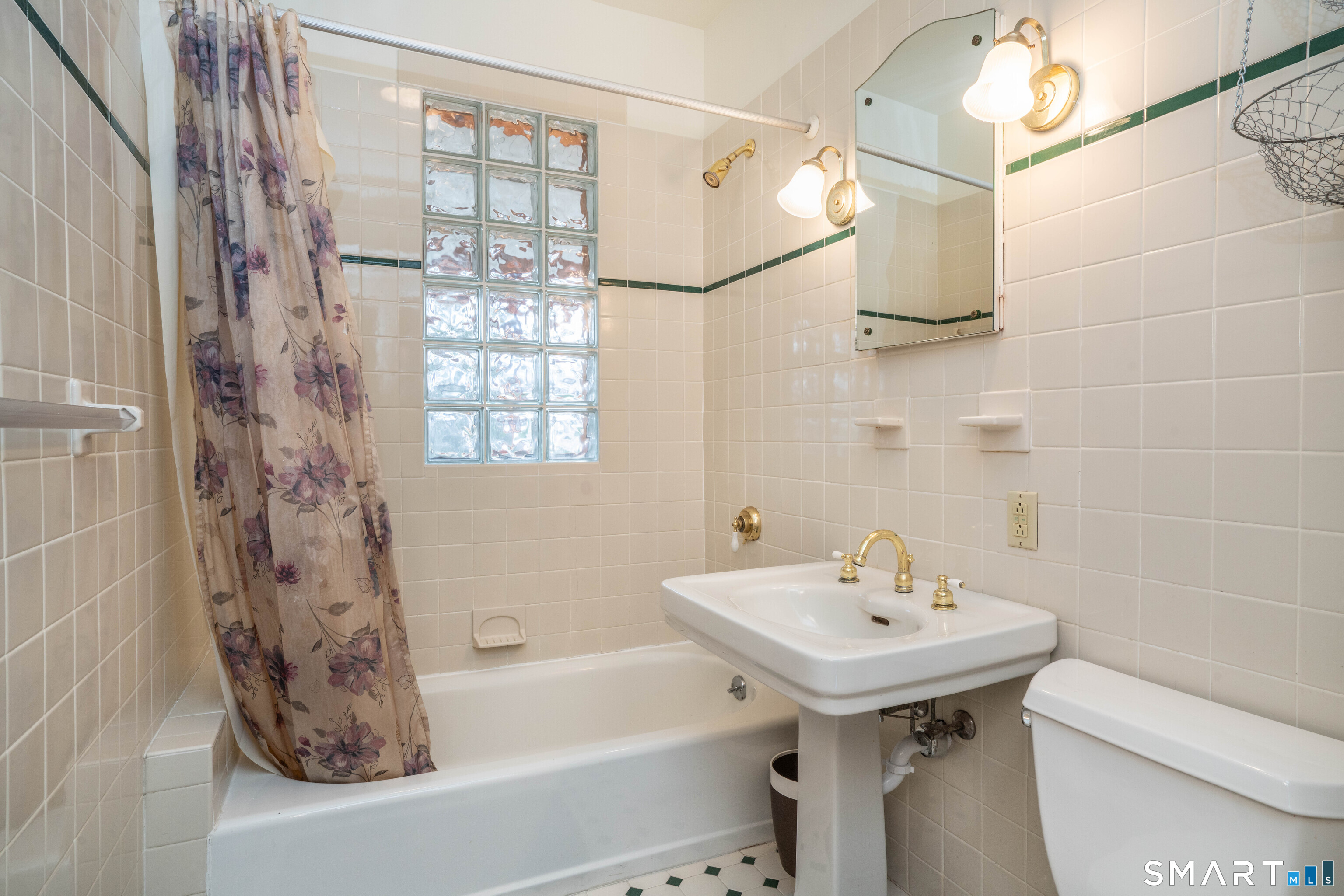 21 Vanderbilt Road West Hartford CT 06119