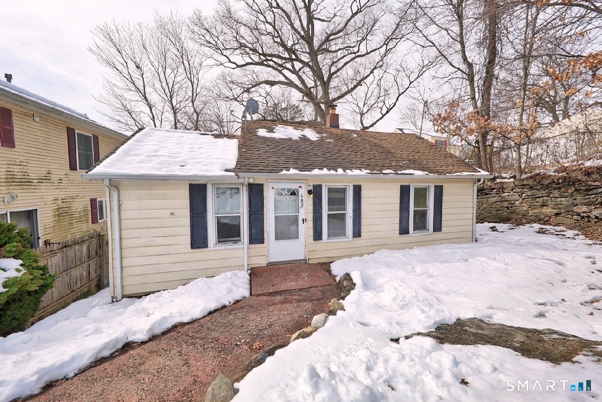 125 Robert Street Bridgeport CT 06606