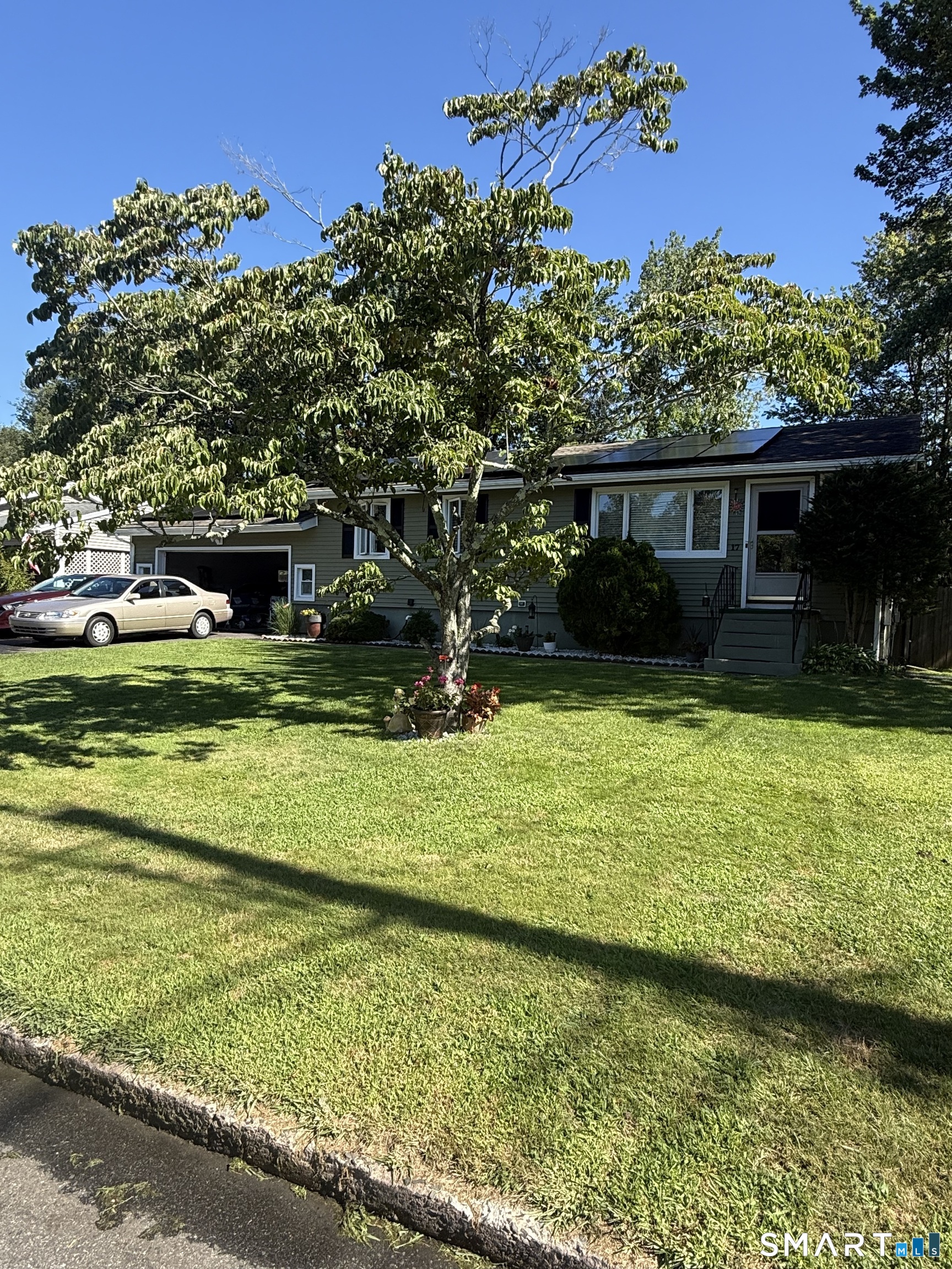 17 Woodhill Lane West Haven CT 06516