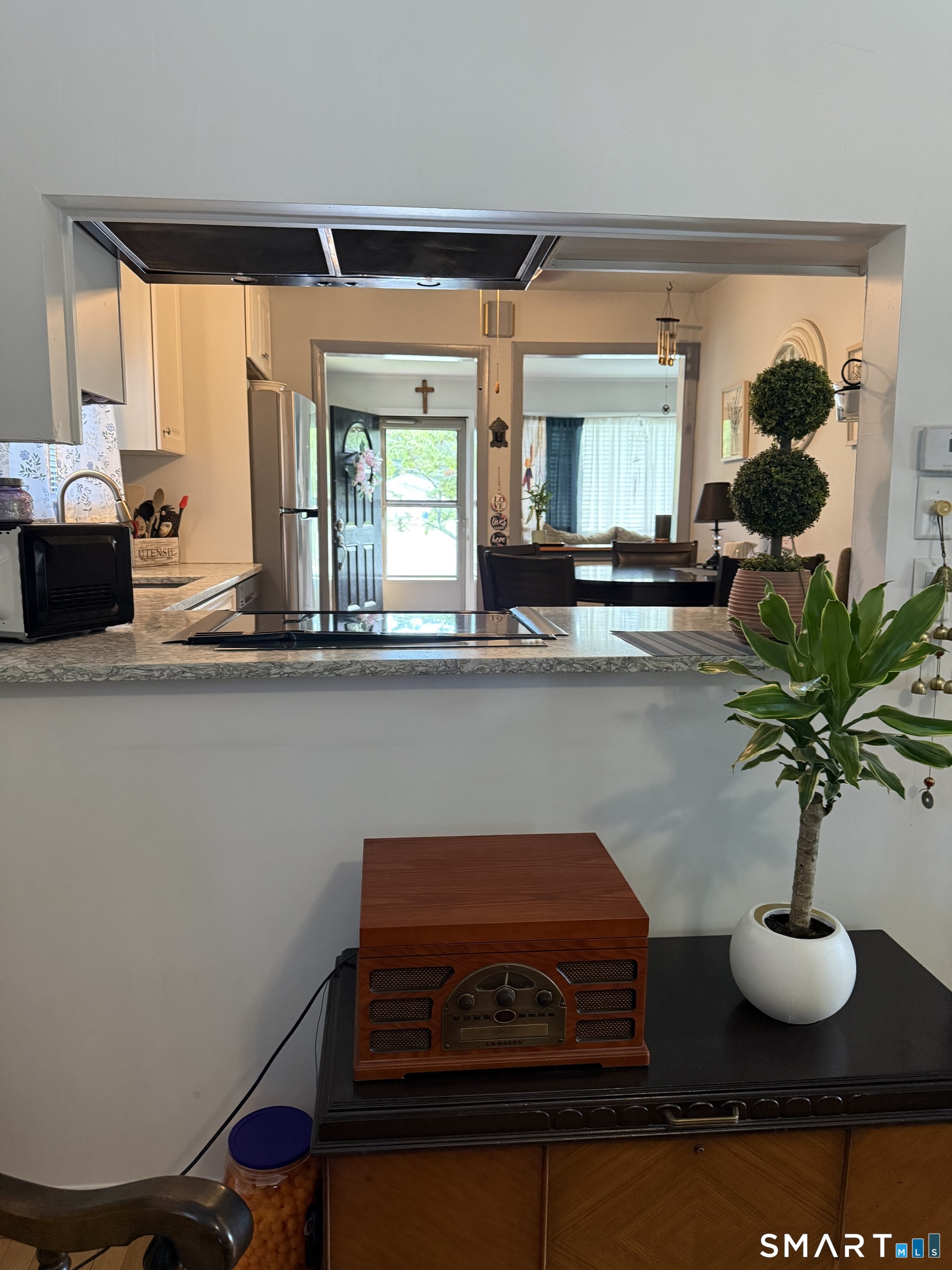 17 Woodhill Lane West Haven CT 06516