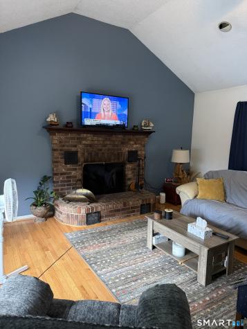 17 Woodhill Lane West Haven CT 06516