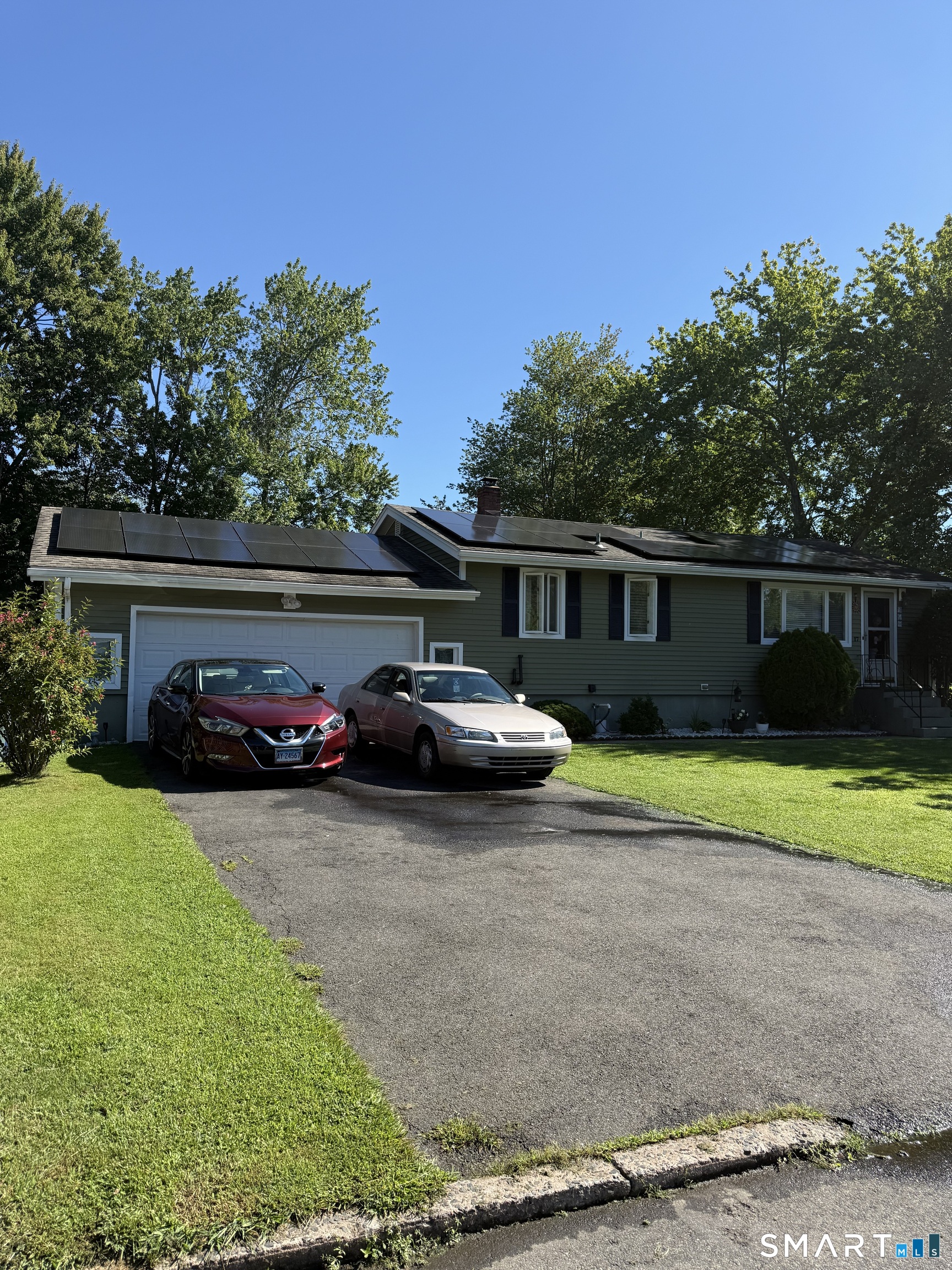 17 Woodhill Lane West Haven CT 06516