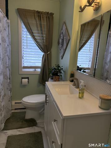 17 Woodhill Lane West Haven CT 06516