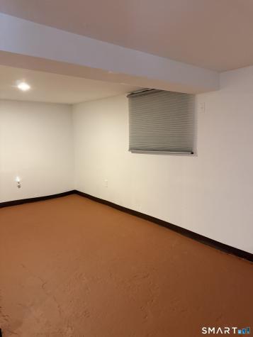 17 Woodhill Lane West Haven CT 06516