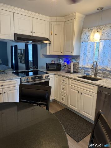 17 Woodhill Lane West Haven CT 06516