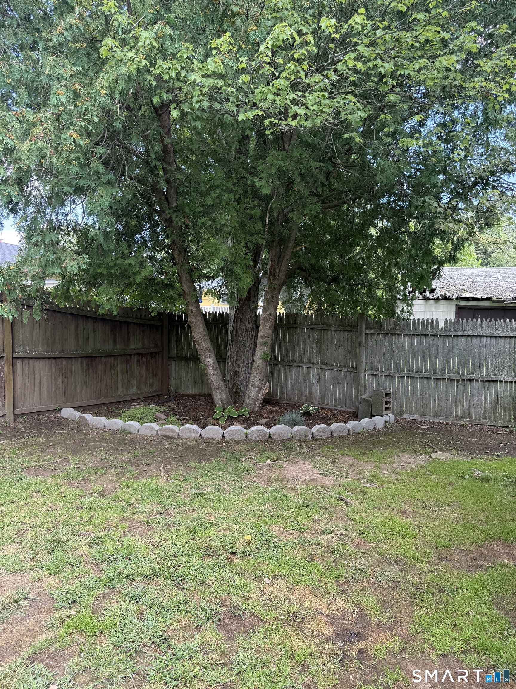 17 Woodhill Lane West Haven CT 06516