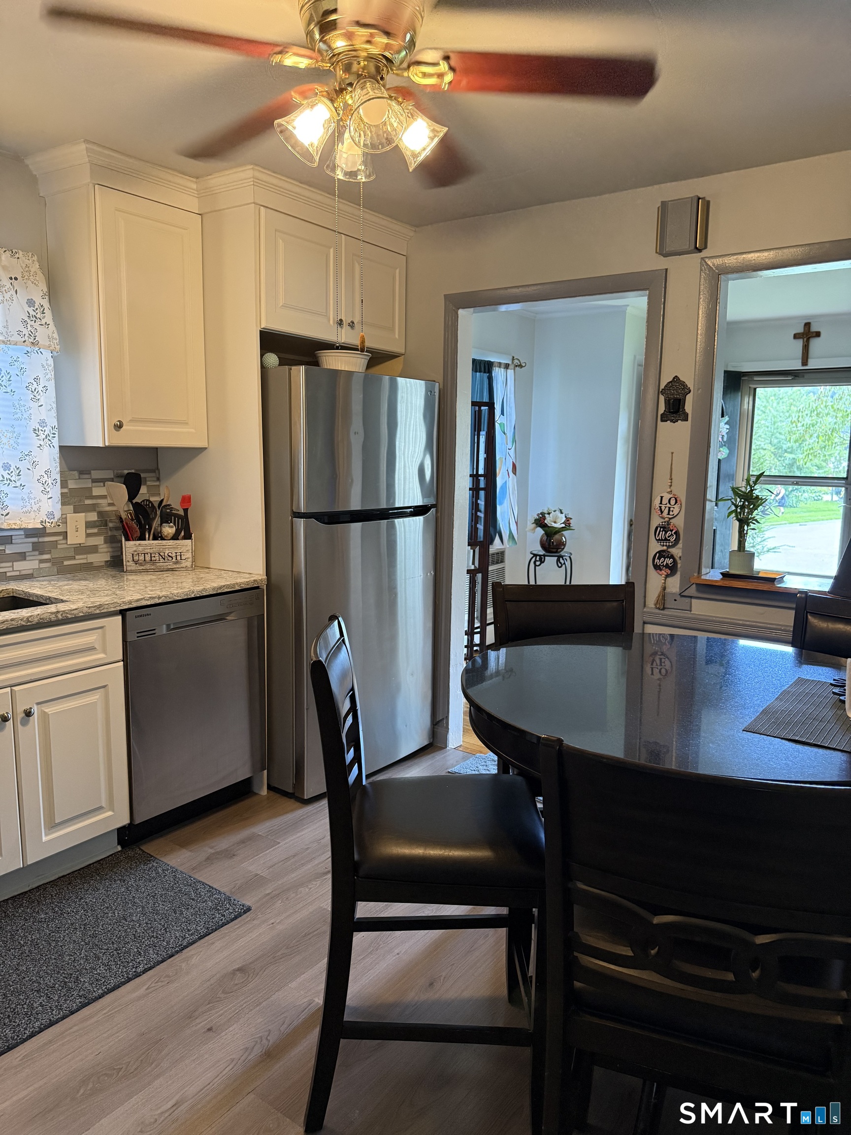 17 Woodhill Lane West Haven CT 06516