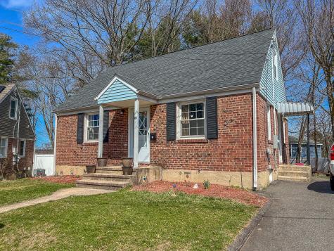 16 Lorenzo Place Bristol CT 06010