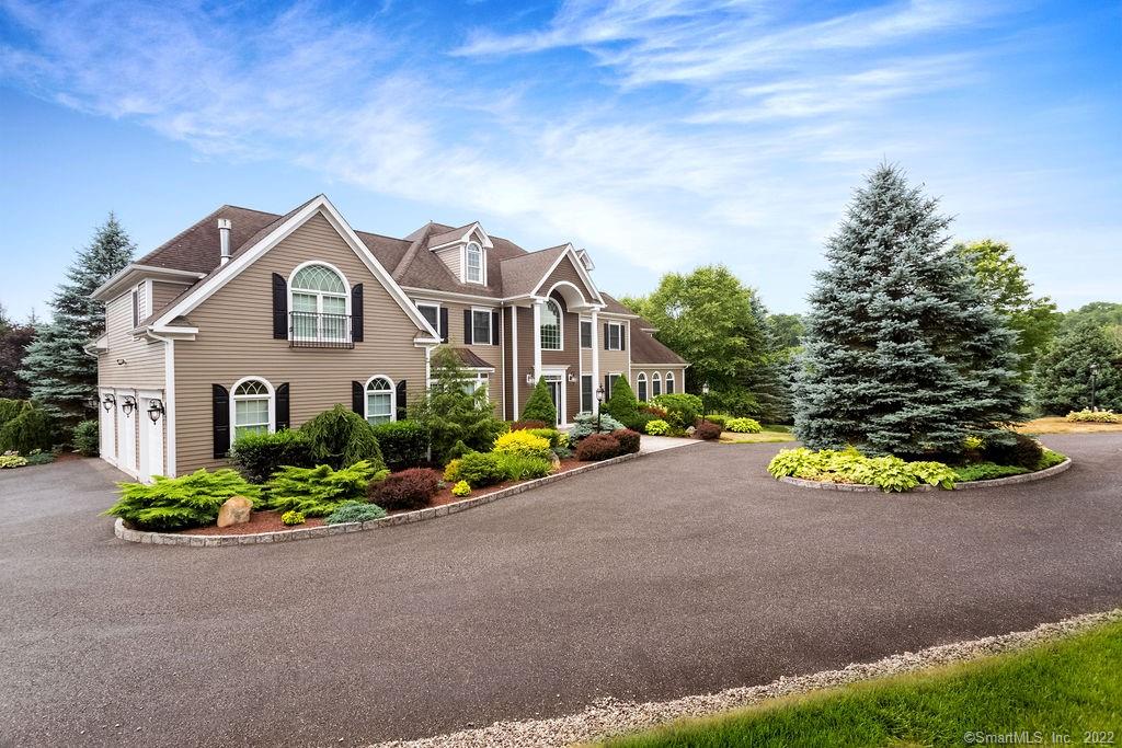 4 Wentworth Drive Newtown CT 06470