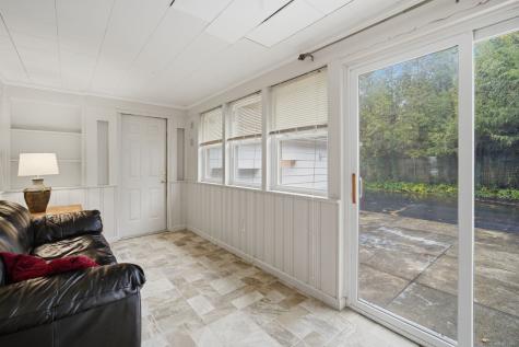 166 Lake Street Manchester CT 06042