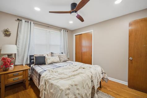 166 Lake Street Manchester CT 06042