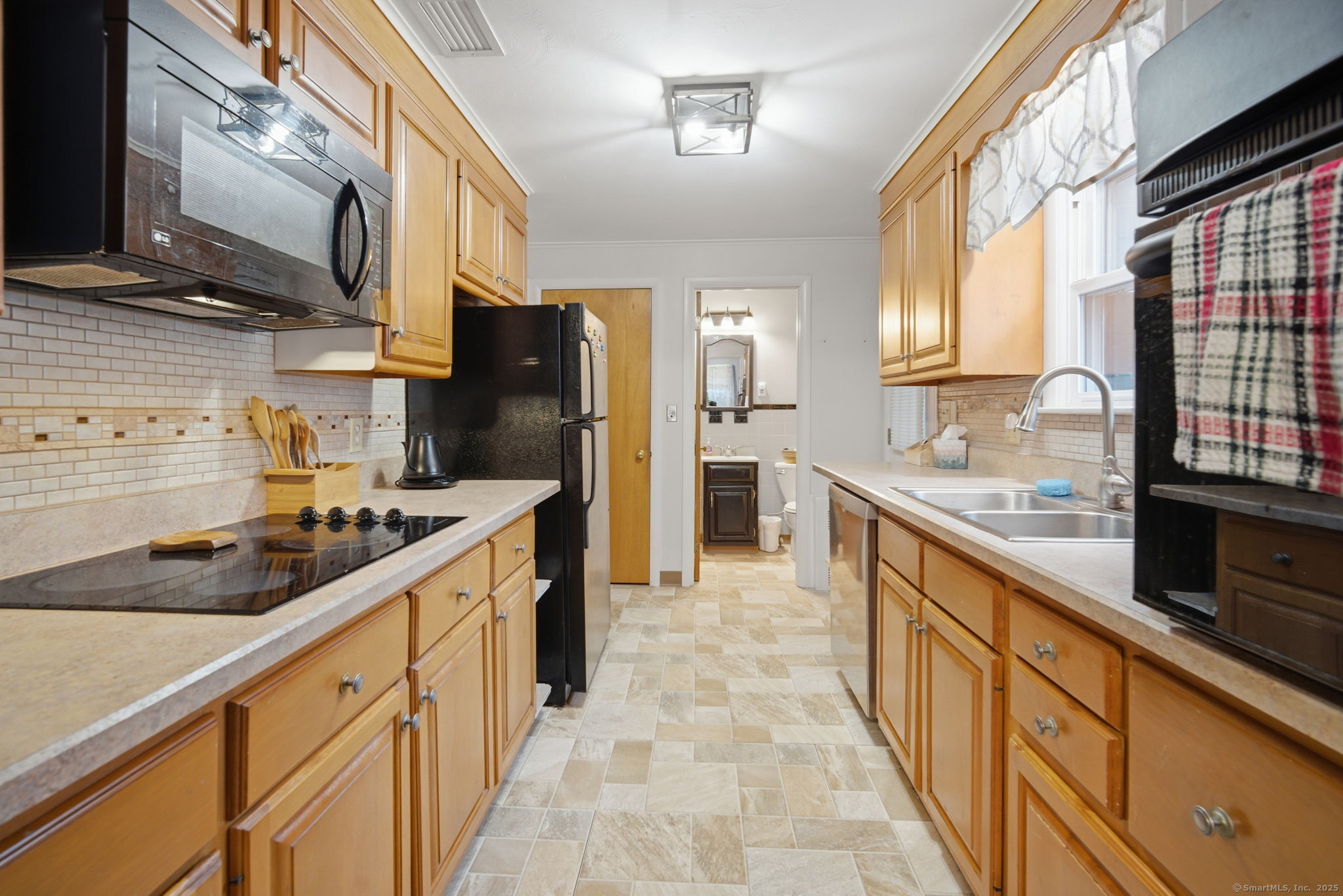 166 Lake Street Manchester CT 06042