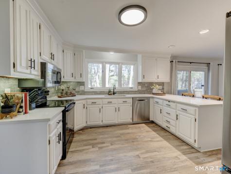 96 Fieldstone Drive Windsor CT 06095