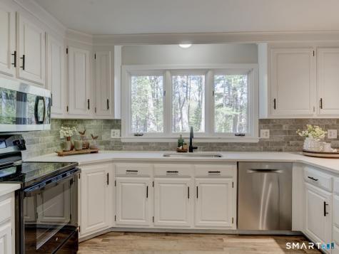 96 Fieldstone Drive Windsor CT 06095