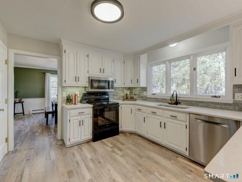 96 Fieldstone Drive Windsor CT 06095