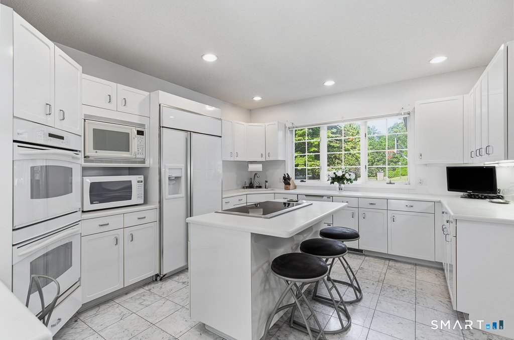 30 Grouse Lane Woodbridge CT 06525