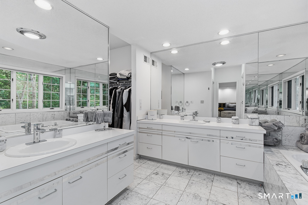 30 Grouse Lane Woodbridge CT 06525