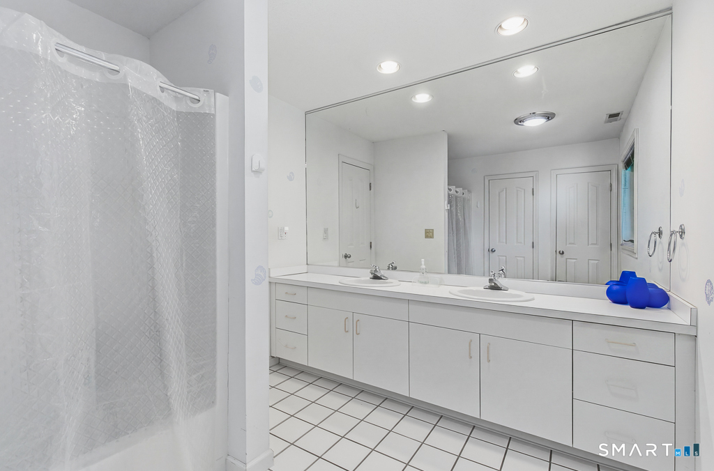 30 Grouse Lane Woodbridge CT 06525
