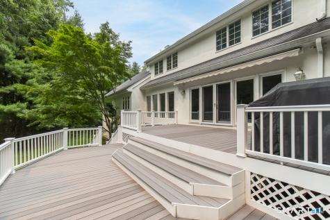 30 Grouse Lane Woodbridge CT 06525