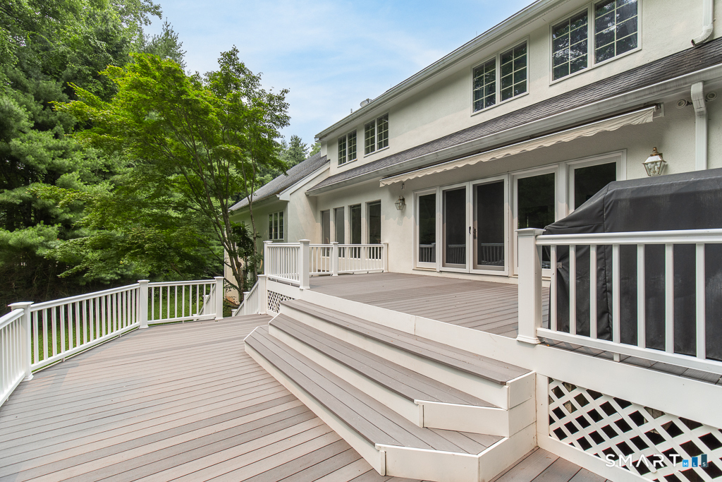 30 Grouse Lane Woodbridge CT 06525