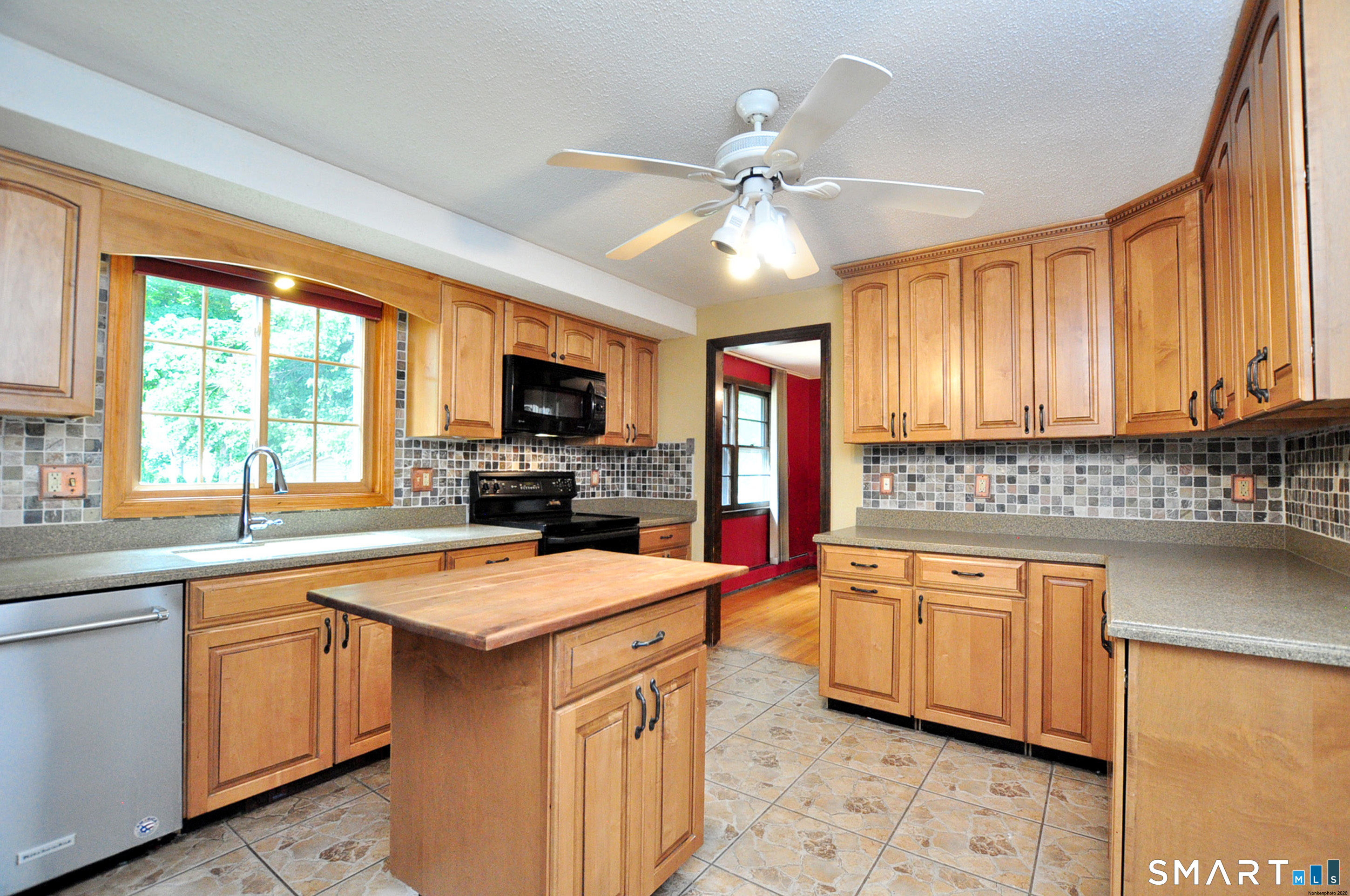 22 Jeffrey Lane Newington CT 06111