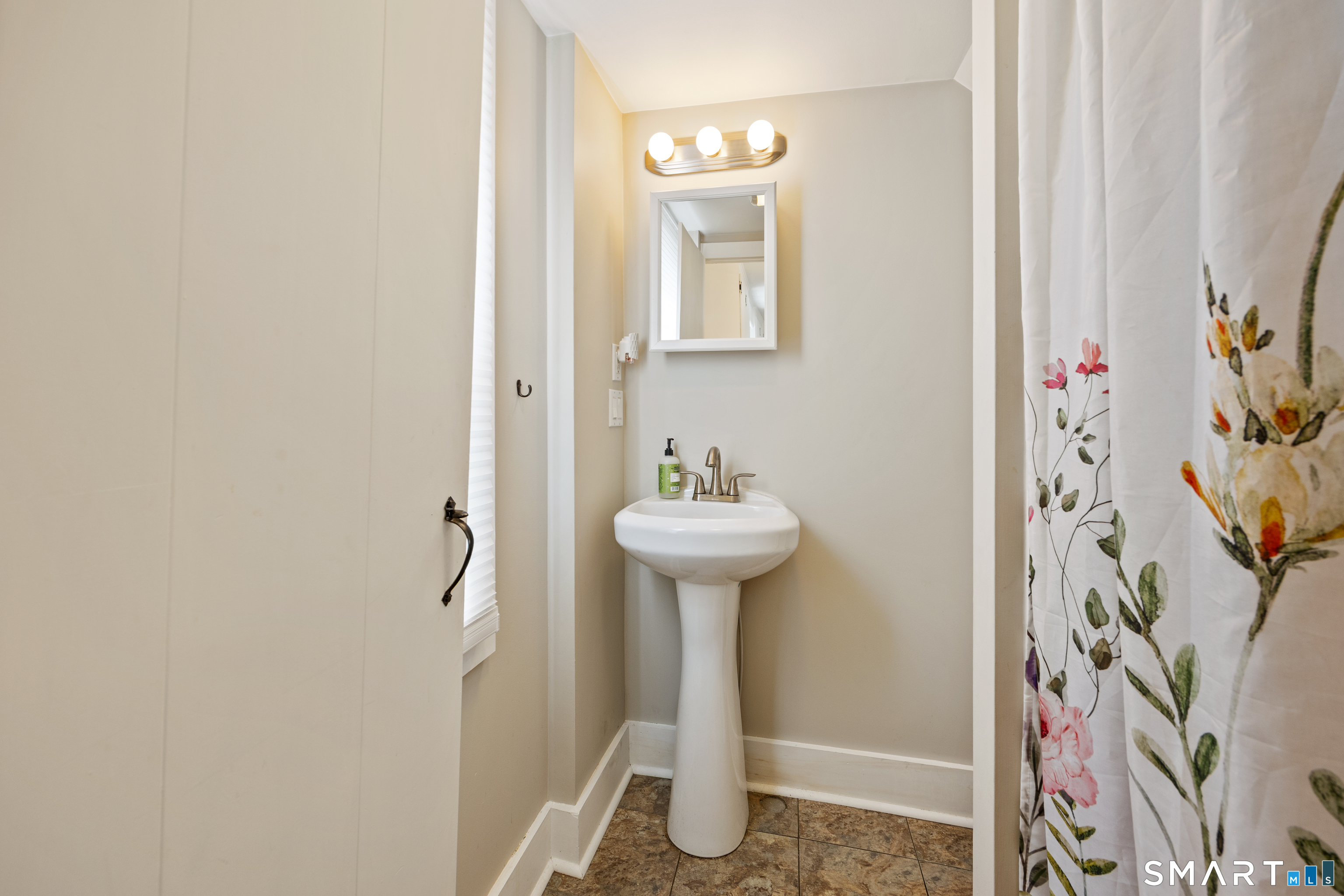 52 Pond Meadow Road Essex CT 06442